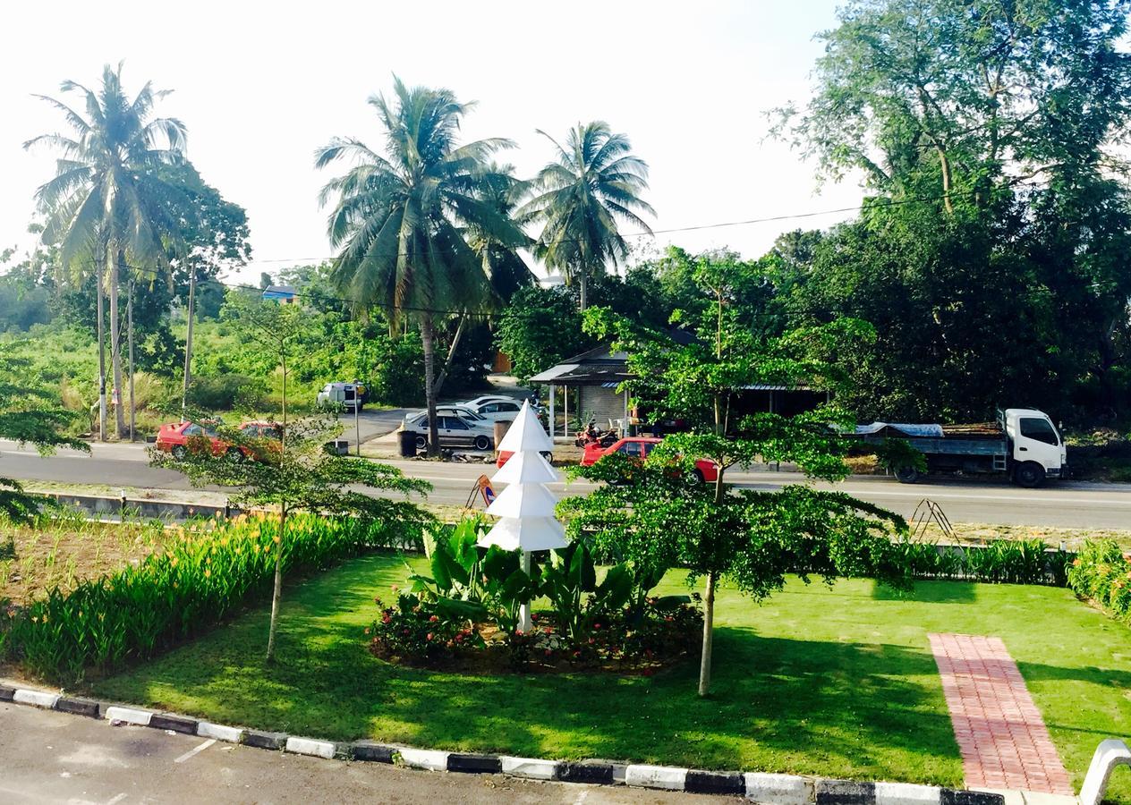 Semerah Garden Hotel Pontian Kecil Bagian luar foto